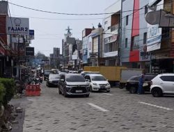 Tampak Lebih Rapih, Perbaikan Jalan Tuvarep Oleh Pemkab Karawang di Apresiasi Para Pedagang!