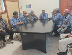 Pensiunan PNS Karawang Geruduk Kantor Korpri Tuntut Haknya