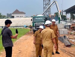 Usai Cuti, Bupati Aep Gaspol Kerja Sidak Renovasi Stadion Singaperbangsa