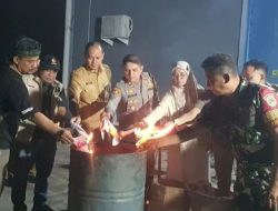 KPU Karawang Lakukan Pemusnahan Ribuan Kertas Suara Rusak Pilkada 2024