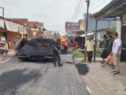 Pemdes Rengasdengklok Utara Lakukan Pemeliharaan Infrastruktur Jalan