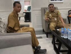 Wujud Kepedulian Bupati Aep : Rodi, THL Disabilitas Disnakertrans Karawang Dihadiahi Umroh!