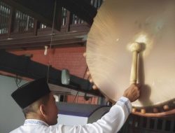Tabuh Bedug Tua Pemberian Syeikh Quro Jadi Tradisi Di Masjid Agung Sang Cipta Rasa Cirebon!