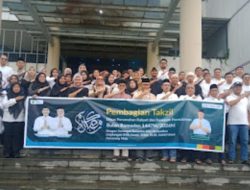 Berbagi Dibulan Ramadan, DPRKP Karawang Bagikan 1.000 Takjil Untuk Masyarakat