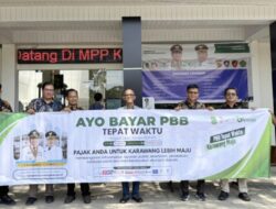 Tingkatkan Kesadaran Membayar Pajak, Bapenda Karawang Sebar Sepanduk ‘Ayo Bayar PBB Tepat Waktu’
