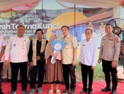 Bantu Korban Abrasi Cemarajaya Bupati Karawang Serahkan 21 Rumah Layak Huni