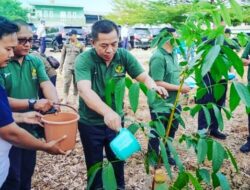 Peringati Hari Lingkungan Hidup Sedunia 2026 DLH Karawang Tanam 1.931 Bibit Pohon